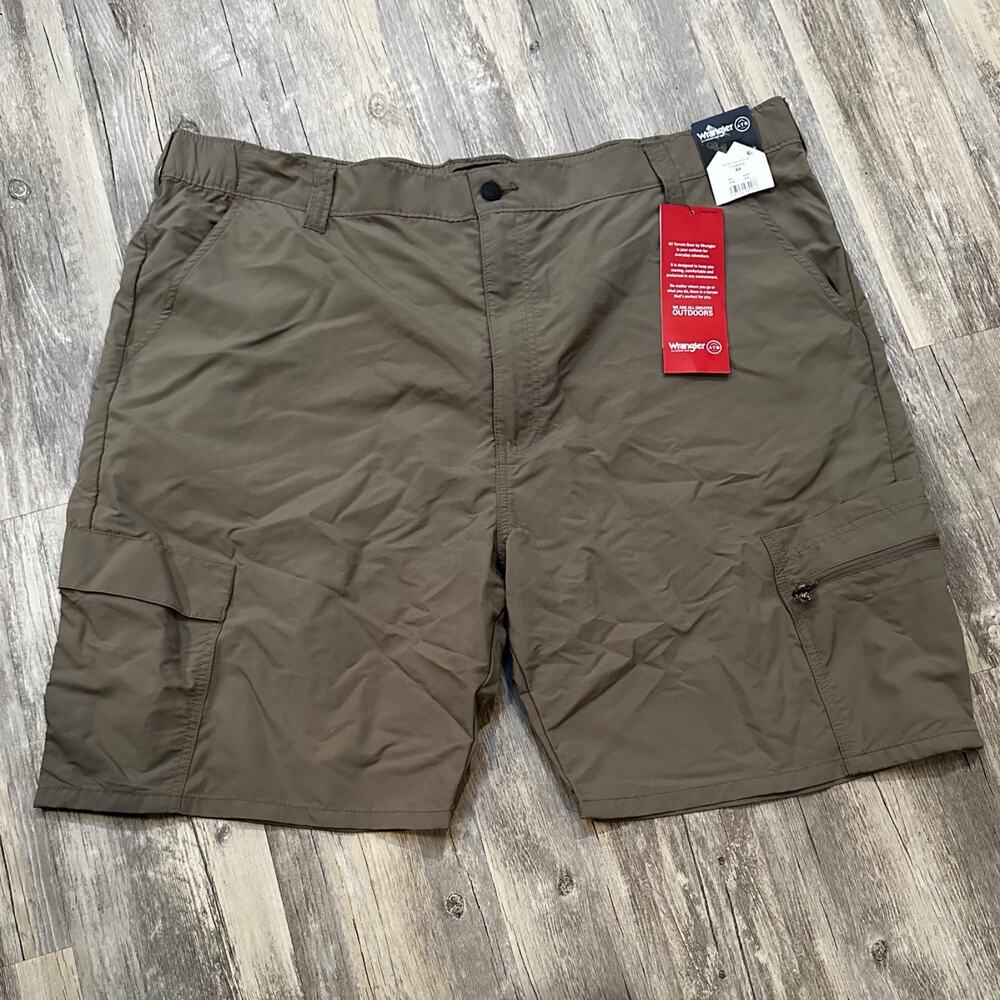 Wrangler Men’s ATG Cargo Shorts 9” Performance Elastic Waist Khaki Size 44